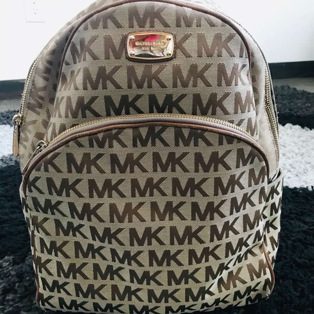 ❤️Gorgeous backpack by Michael Kors